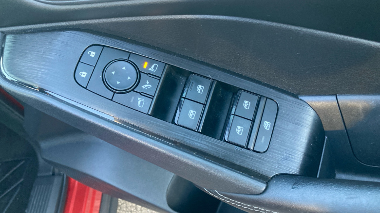 Nissan Qashqai 1.3 DiG-T MH Acenta Premium 5dr Petrol Hatchback